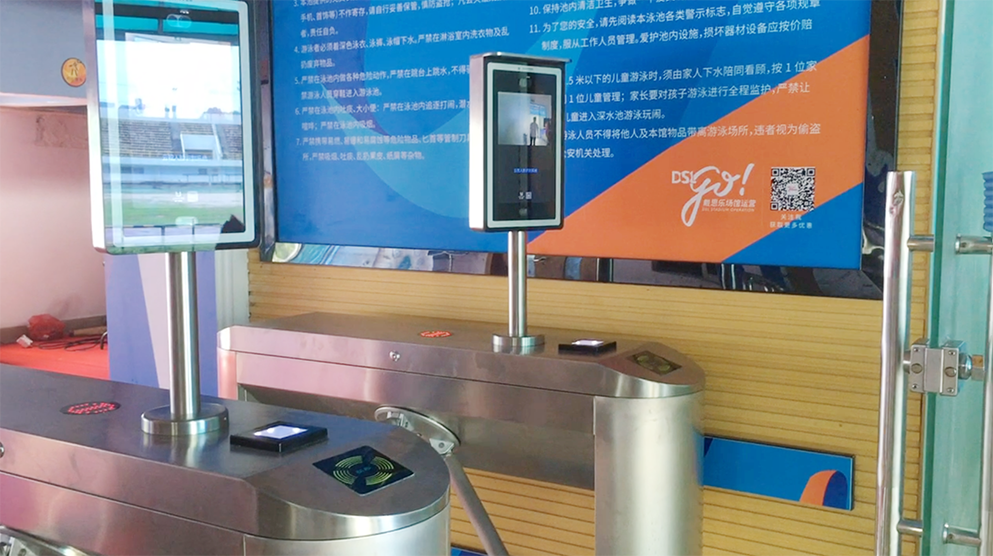 庄闲游戏游泳馆,庄闲游戏泳池