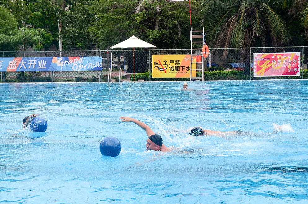 庄闲游戏游泳馆,庄闲游戏泳池