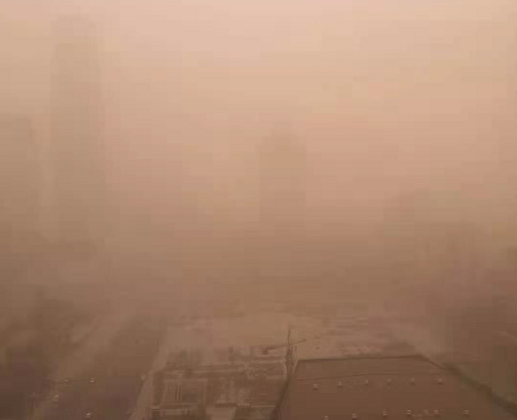 受北方沙尘暴影响，，，新风系统怎样包管室内空气新鲜康健？？？？？