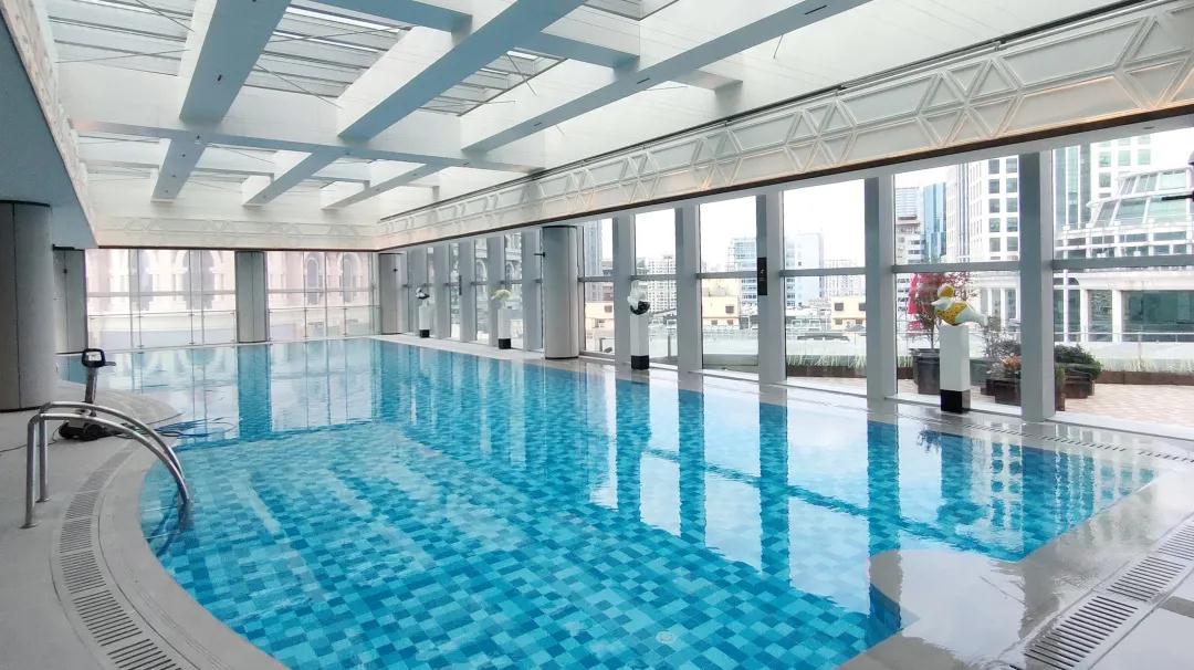 <b>上海旅馆界又迎来了一个低氯泳池，，，，，就在南京东路！</b>