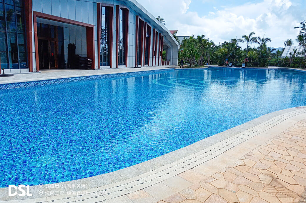 旅馆泳池