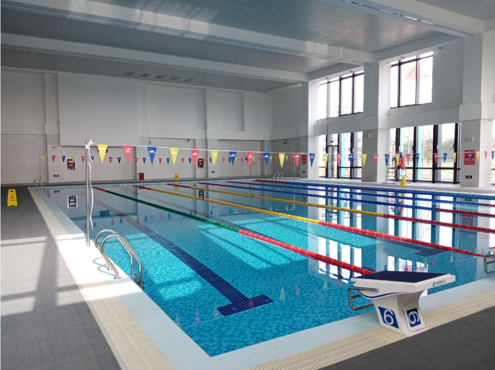 <b>游泳池怎样打造康健的泳池水质？？</b>