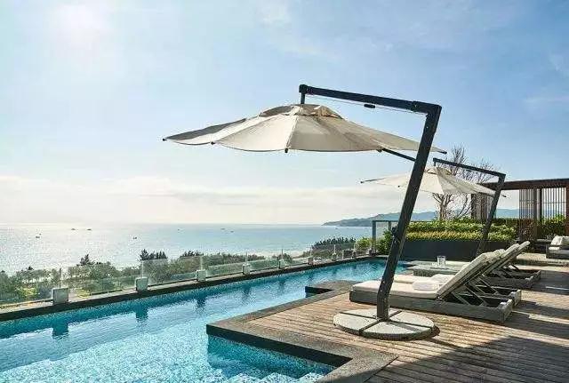 游泳池的装备常见的有哪些？？