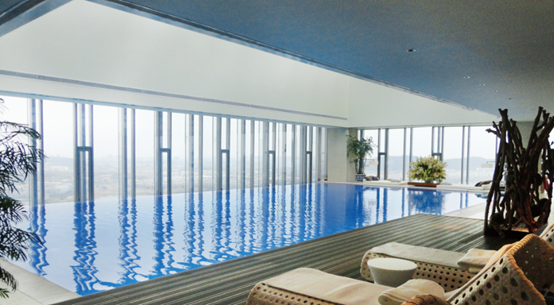 建室内恒温游泳池需要哪些装备？？其特点是什么？？