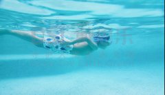 游泳馆的水用什么消毒效果好？？？