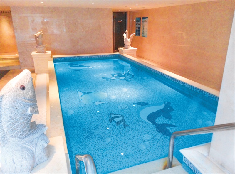 别墅游泳池是放在地下室好照旧高层好？？？？