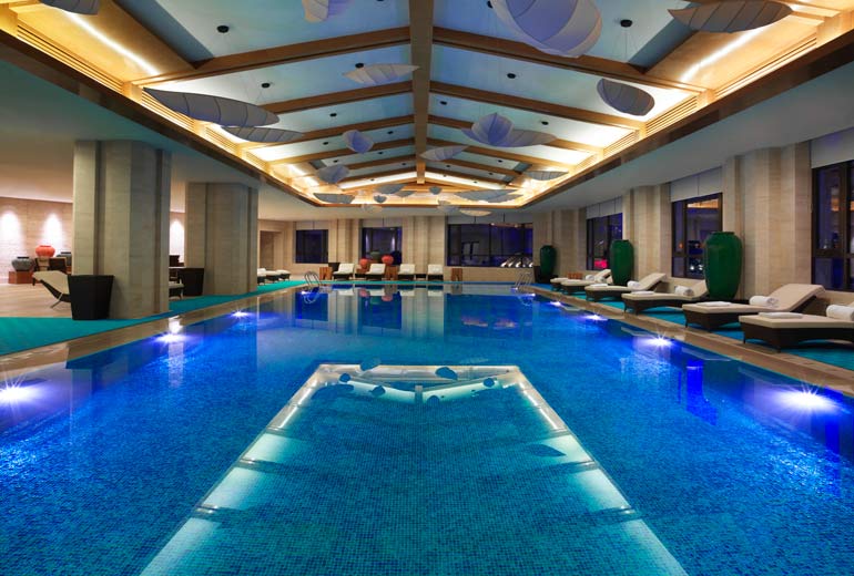 空气源热泵怎样引领恒温游泳池新时代？？？