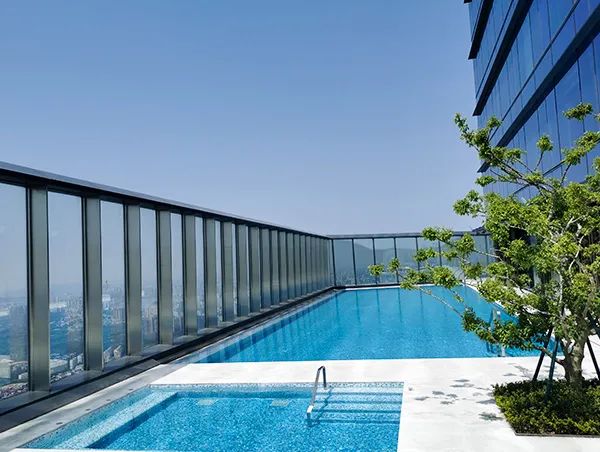 游泳池需要配套哪些装备？？