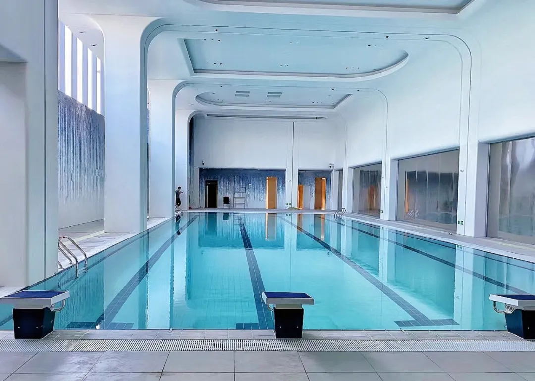 泳池洗濯新革命，，，智能机械人带你解锁清洁新体验！