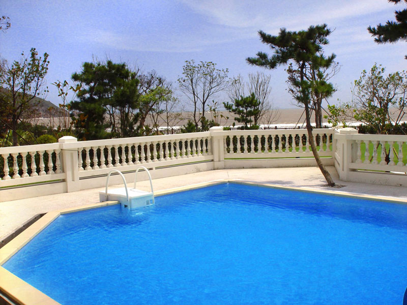 <b>豪华别墅私人游泳池设计公司哪家好？？</b>